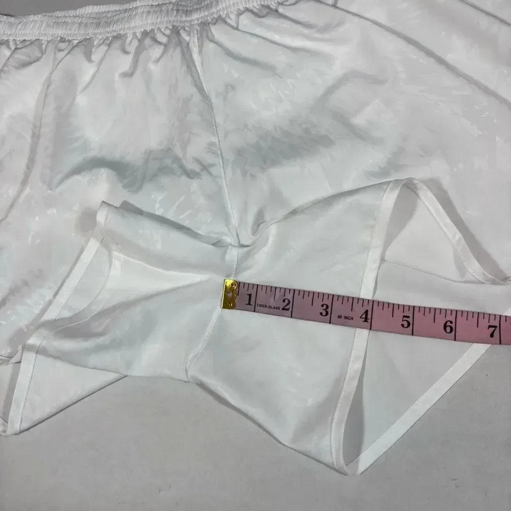 2 Pairs of Nike Tempo Women’s Lined Running Shorts XL NWT NEW Gray White